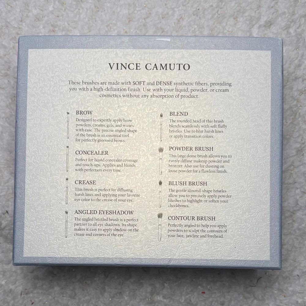 Vince Camuto Luxury beauty collection‎ 8 pcs Brush set and 1 cosmetic bag